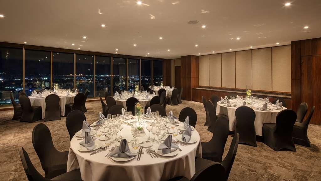 The Tsubaki Tower Hotel Tumon Room photo